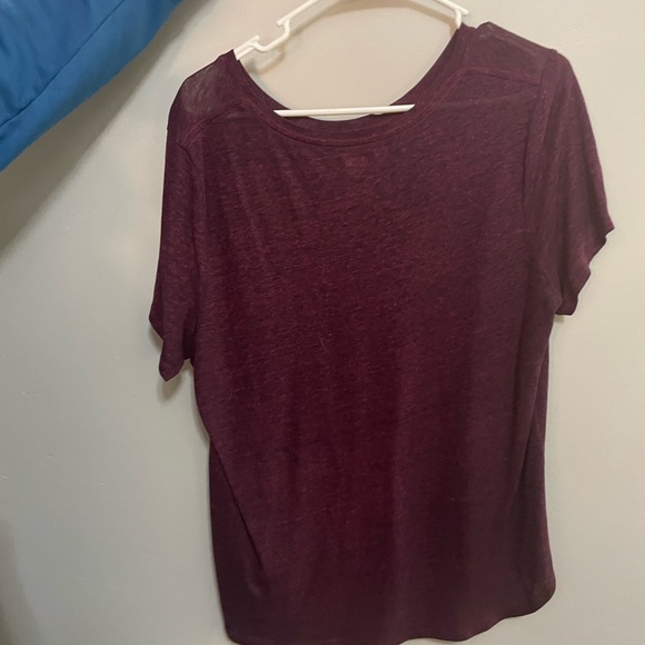 Tops - Shirt sleeved shirt.